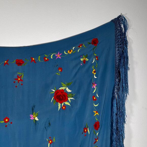 Antique 1920s Piano Shawl Mantón de Manila Blue Silk Floral Embroidery Fringe - Picture 11 of 16